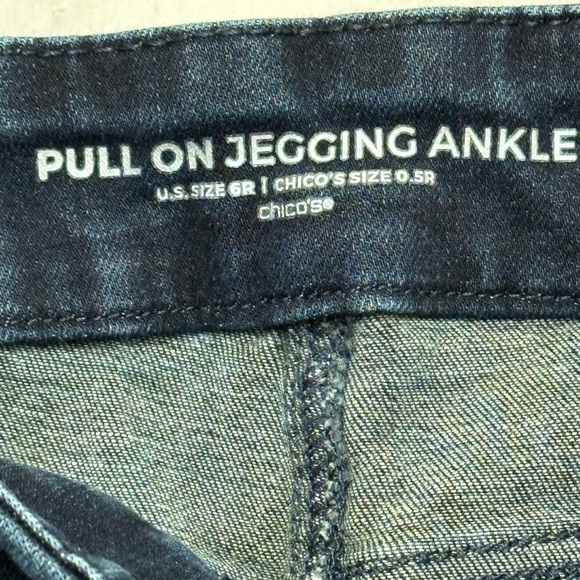 Chico’s Sequined Pull On Jegging Ankle Stretchy Denim Sequin Detail Hip & Ankles - Picture 5 of 10